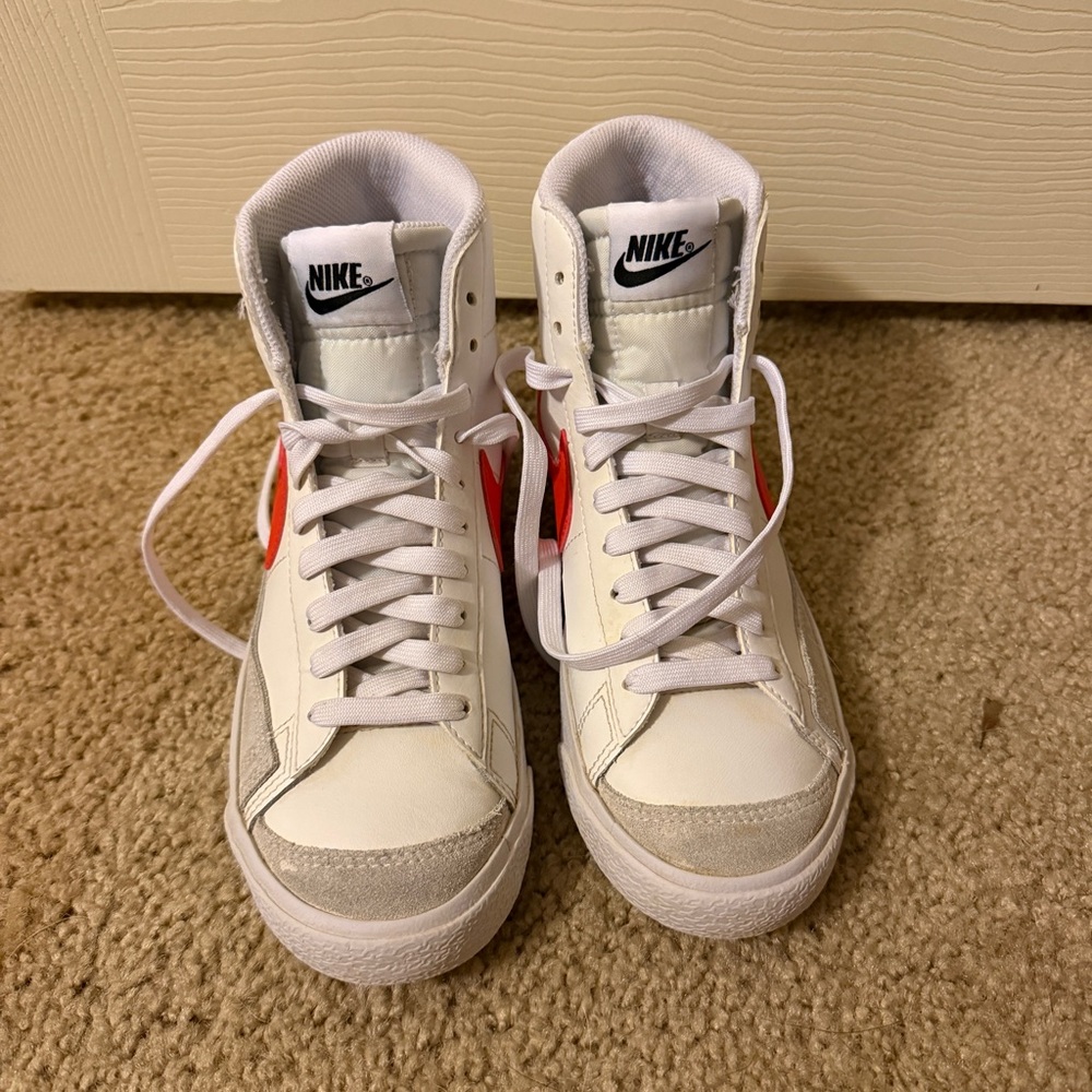 Nike Blazer Kids White and Orange High-Top Lace Up Sneakers Size Youth 5